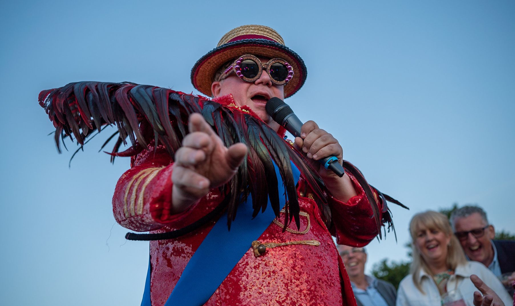 Glast-on-Dee Music Night has Racegoers Rocking thumbnail image